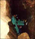 Горизонтальна печера першої категорії складності з вузькими лазами та вертикальними стінками (Млинки, Тернопільщина)